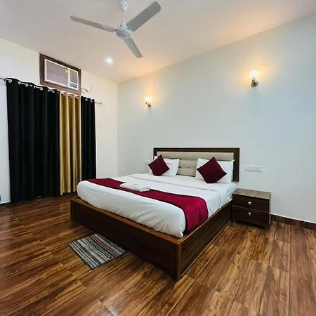 Hotel Badals Nest - Safdarjung Enclave New Delhi Exterior photo
