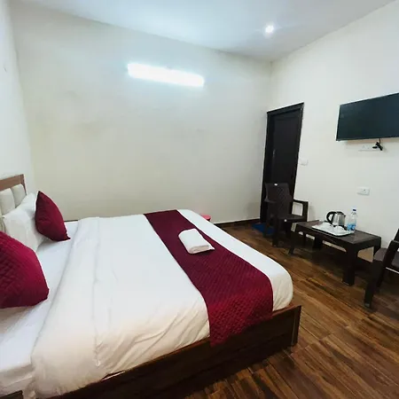 Hotel Badals Nest - Safdarjung Enclave New Delhi Exterior photo