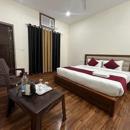 Hotel Badals Nest - Safdarjung Enclave New Delhi Exterior photo