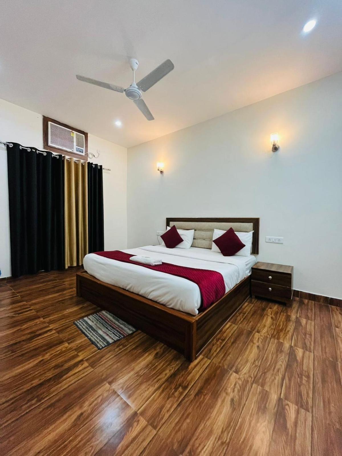 Apartment Badals Nest - Safdarjung Enclave *