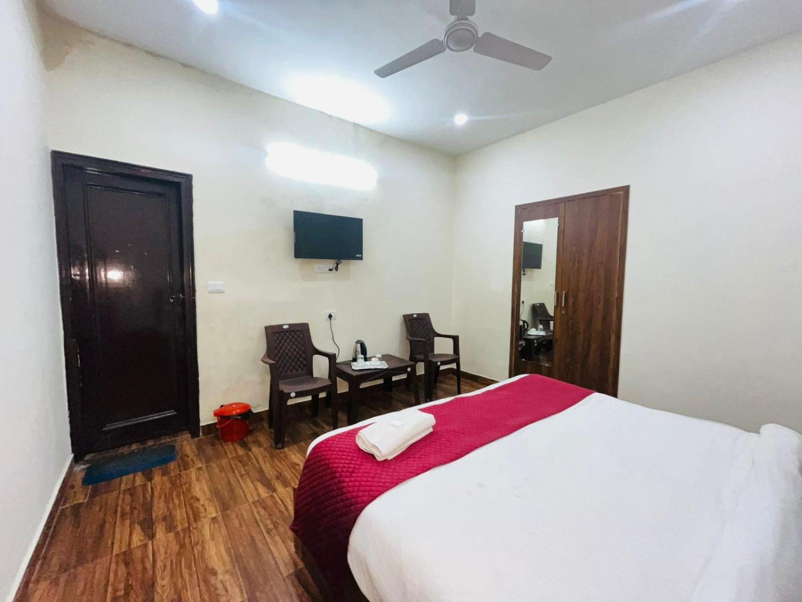 Apartment Badals Nest - Safdarjung Enclave *