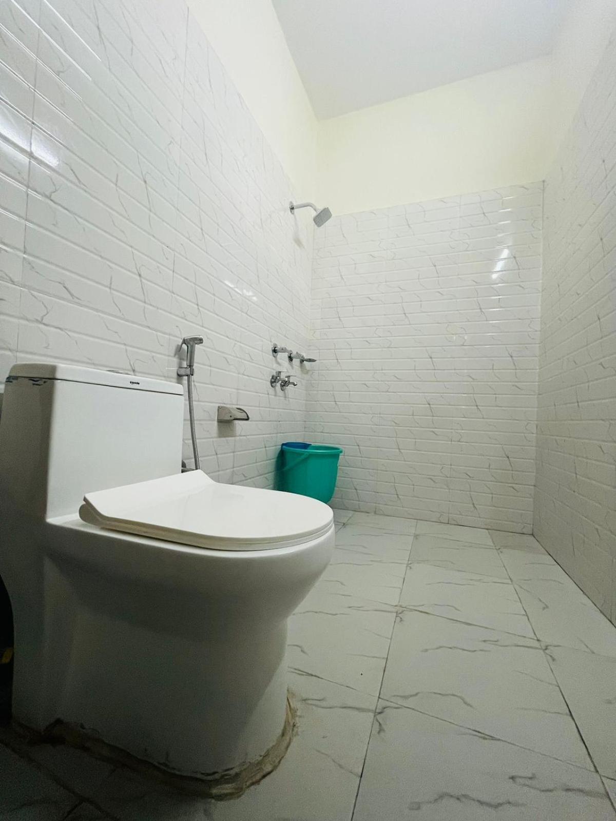 Apartment Badals Nest - Safdarjung Enclave New Delhi