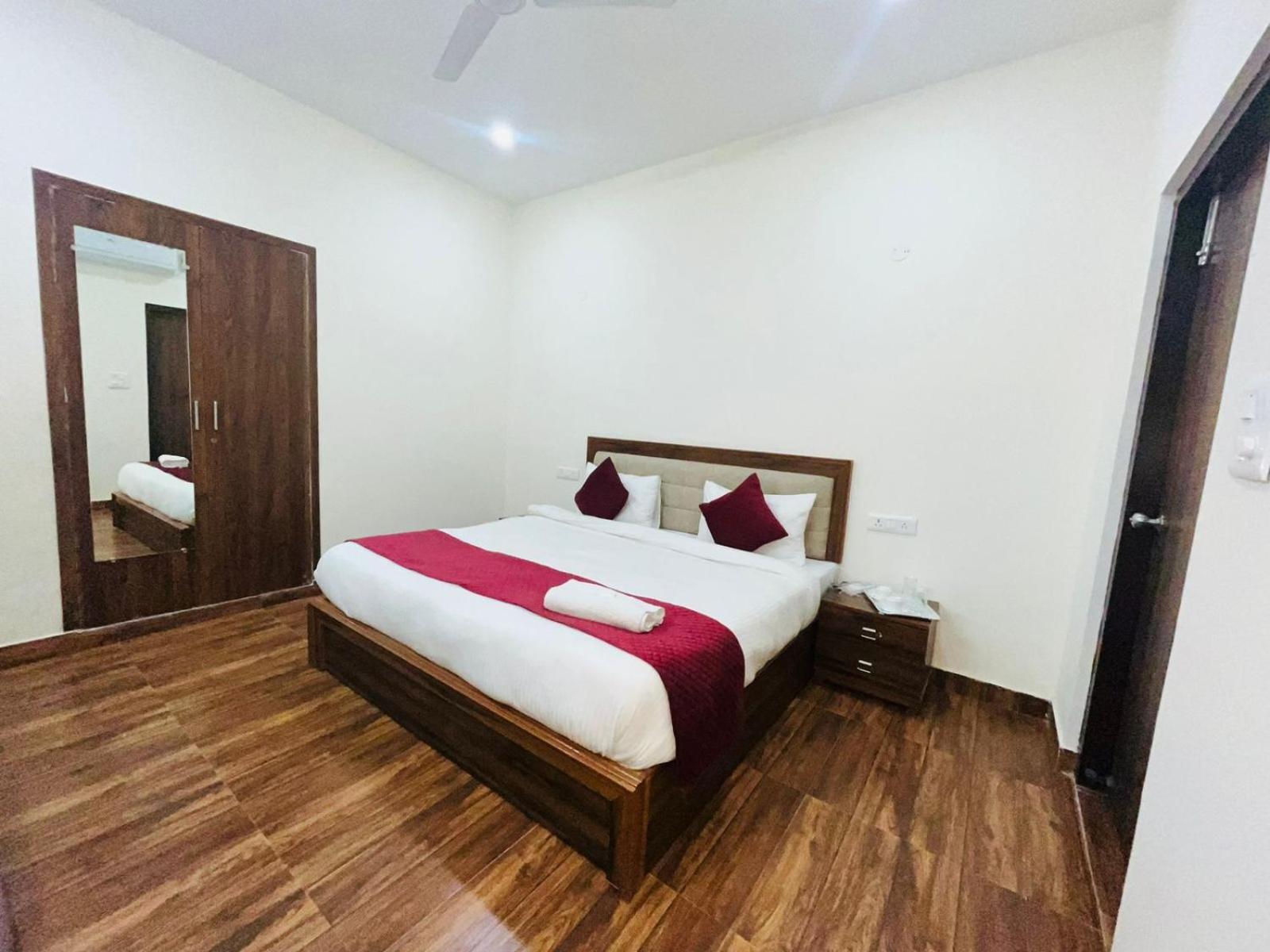 Badals Nest - Safdarjung Enclave * New Delhi