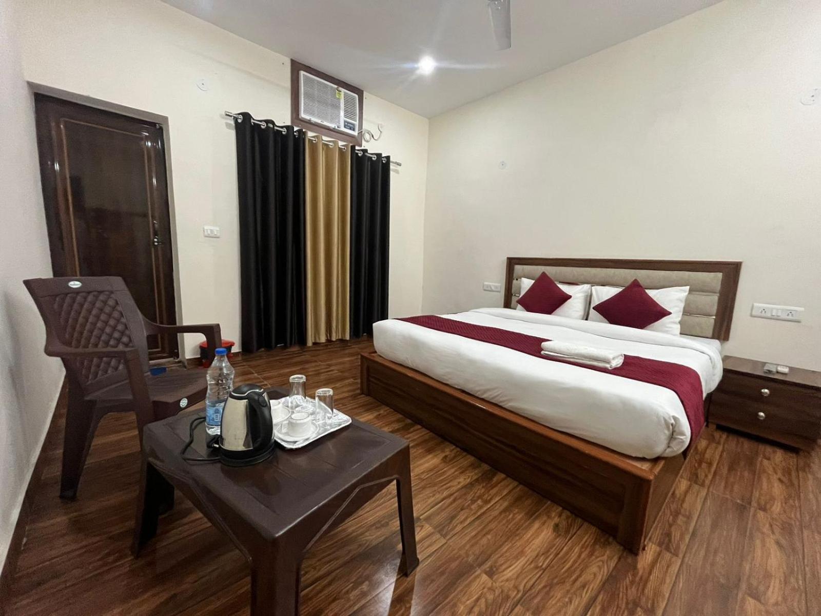 Badals Nest - Safdarjung Enclave